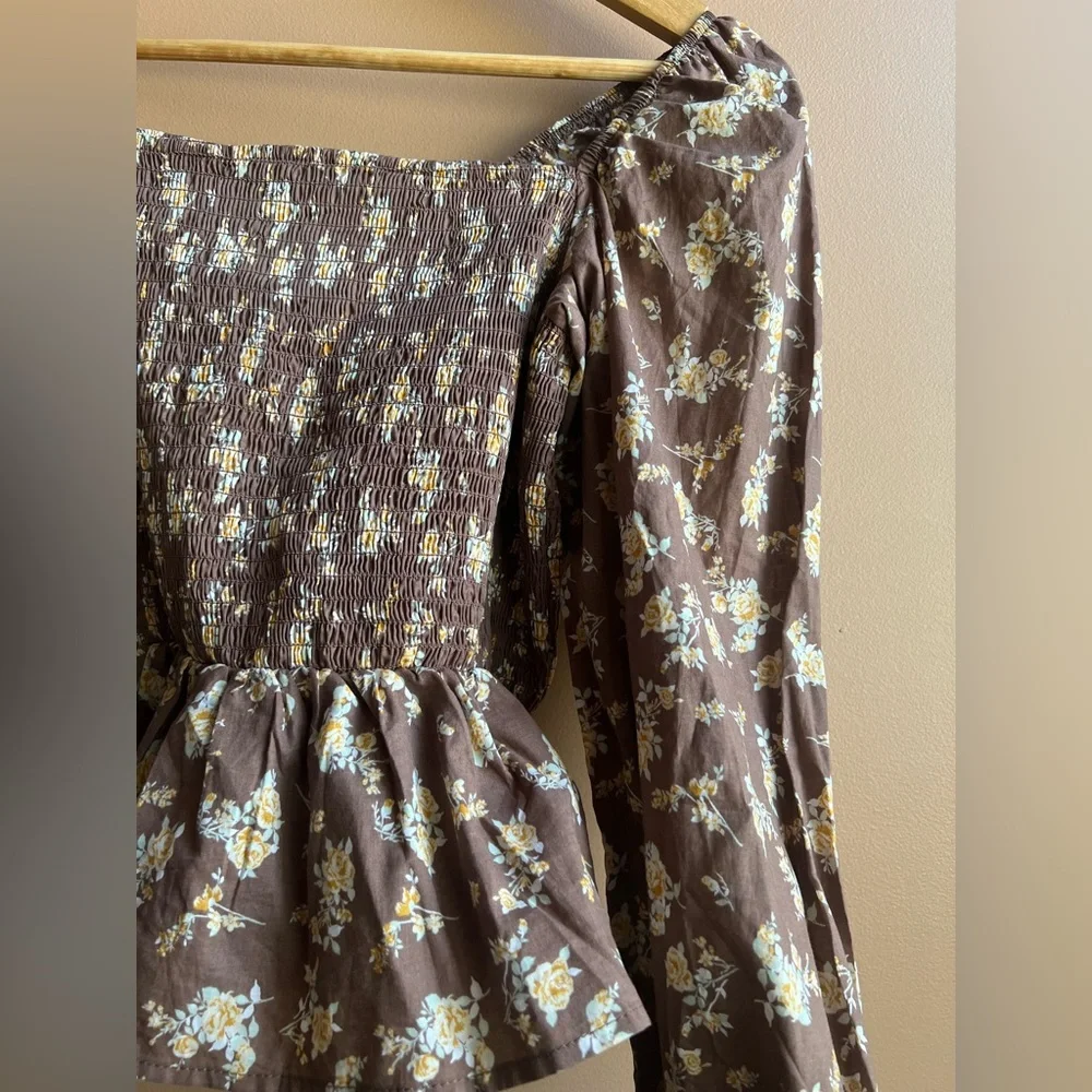 NWT Brown & Yellow Floral Smocked Long Puff Sleeve Women's Top. Size S.